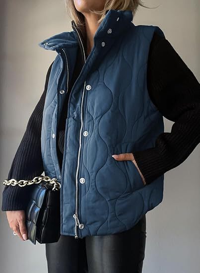 PAMMY™ - Gilet classique matelassé à boutons et fermeture éclair avec col